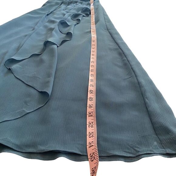 David’s Bridal | Crinkle Chiffon Dress with Cascade Skirt, Size 0 - Picture 9 of 12